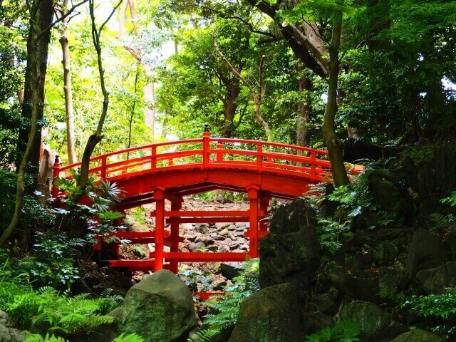 小石川後楽園の朱色の通天橋