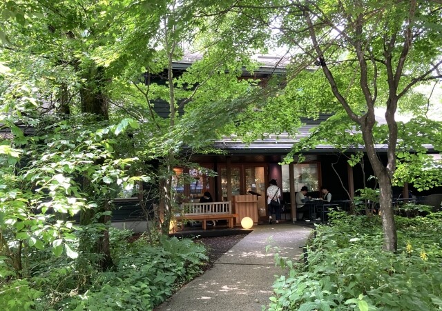 軽井沢の森のレストラン